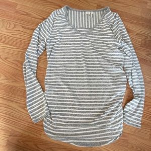 Gap maternity top